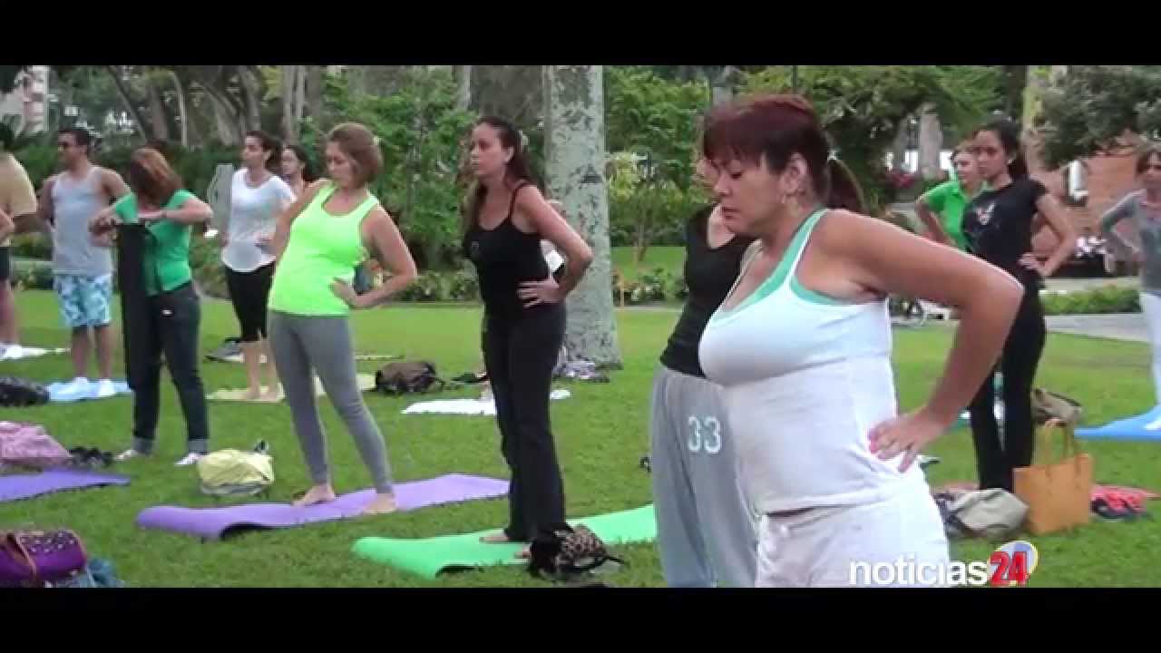 Experiencias-de-Yoga-al-Aire-Libre-Renueva-tu-Espiritu - Pulso Turistico