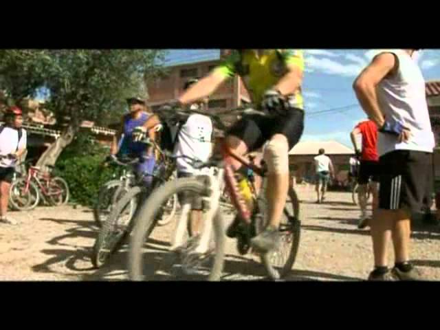 Caminos-entre-Vinedos-Rutas-de-Ciclismo-por-Regiones-Vinicolas-1 - Pulso Turistico