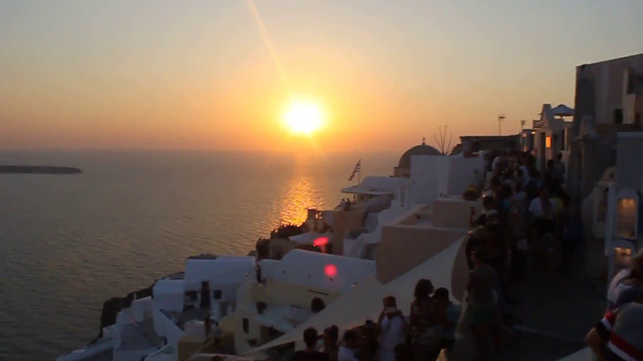 Retiros-de-Fotografia-en-Santorini-Atardeceres-en-los-Acantilados - Pulso Turistico